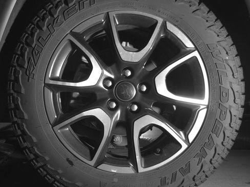 Used 2025 Jeep Compass Trailhawk image 14