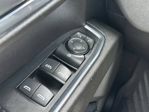 Used 2023 Chevrolet Silverado 1500 LT AWD/4WD image 36