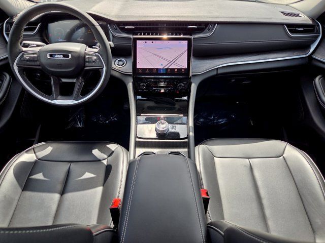 Used 2024 Jeep Grand Cherokee Limited RWD image 18