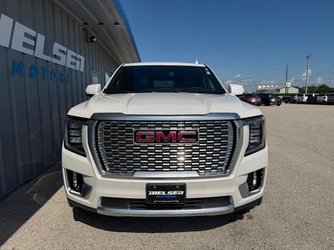 Used 2022 GMC Yukon Denali AWD/4WD image 3