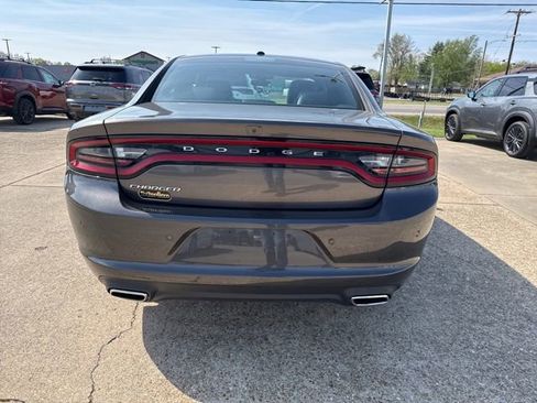 Used 2022 Dodge Charger SXT w/ Leather Interior Group RWD image 8