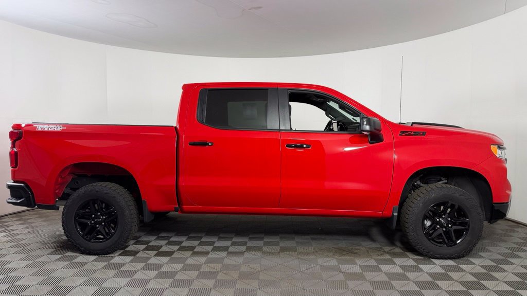 Used 2024 Chevrolet Silverado 1500 LT Trail Boss w/ Convenience Package II AWD/4WD image 11