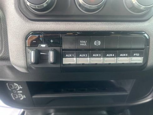 Used 2024 RAM 3500 Tradesman w/ Chrome Appearance Group AWD/4WD image 29