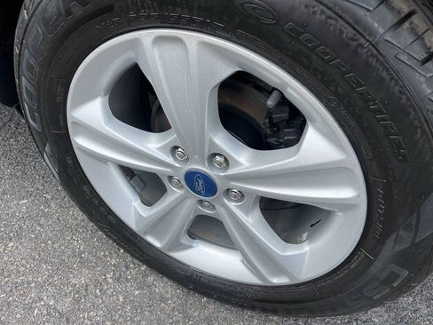 Used 2014 Ford Escape SE w/ Equipment Group 201A AWD/4WD image 9