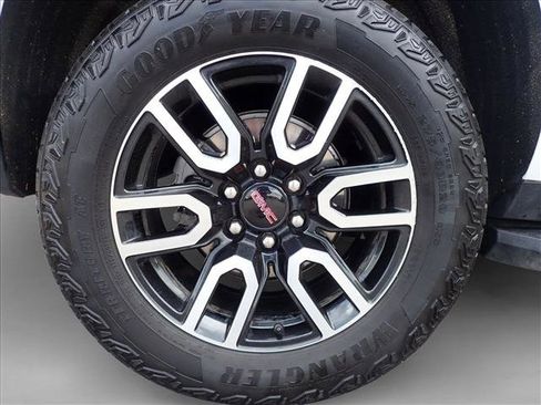 Used 2024 GMC Yukon XL AT4 w/ Max Trailering Package AWD/4WD image 5