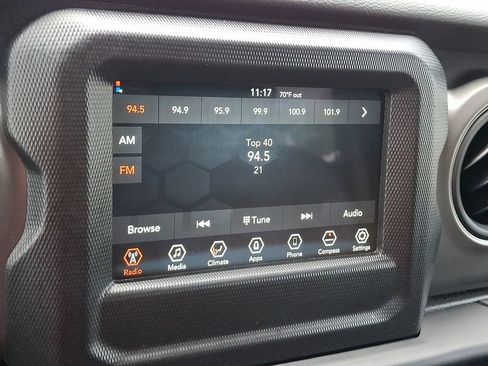Used 2022 Jeep Wrangler Sport AWD/4WD image 3