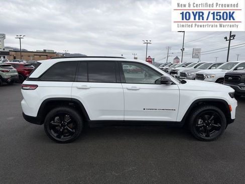 Used 2023 Jeep Grand Cherokee Altitude image 5
