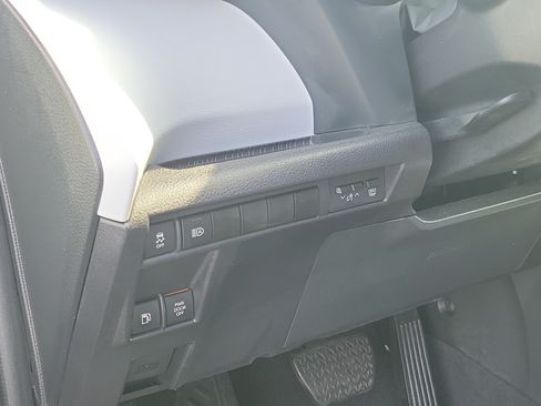 Certified 2026 Toyota Sienna LE FWD image 20