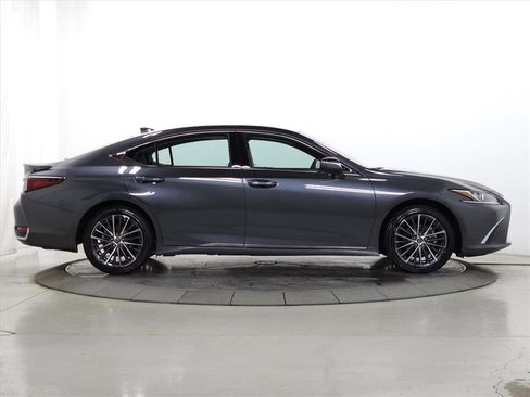 Certified 2025 Lexus ES 300h w/ Premium Package image 12