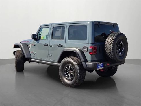 New 2025 Jeep Wrangler Rubicon w/ XTREMEE 35" Tire Package image 4