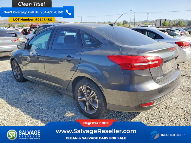 Used 2018 Ford Focus SE w/ SE Appearance Package FWD image 3