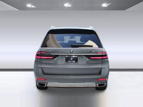 Used 2024 BMW X7 xDrive40i image 9