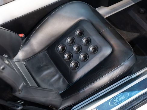 Used 2005 Ford GT RWD image 46