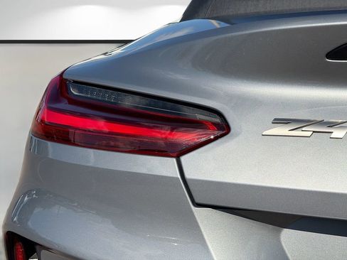 Used 2023 BMW Z4 M40i w/ Premium Package image 10