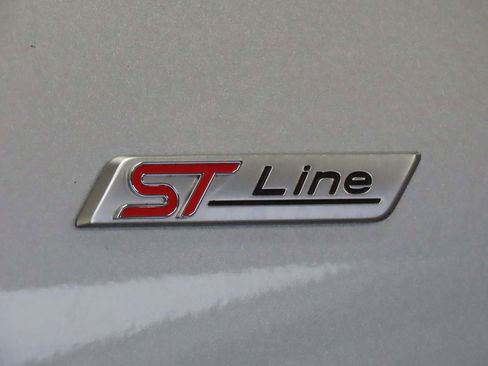 Used 2024 Ford Escape ST-Line image 6