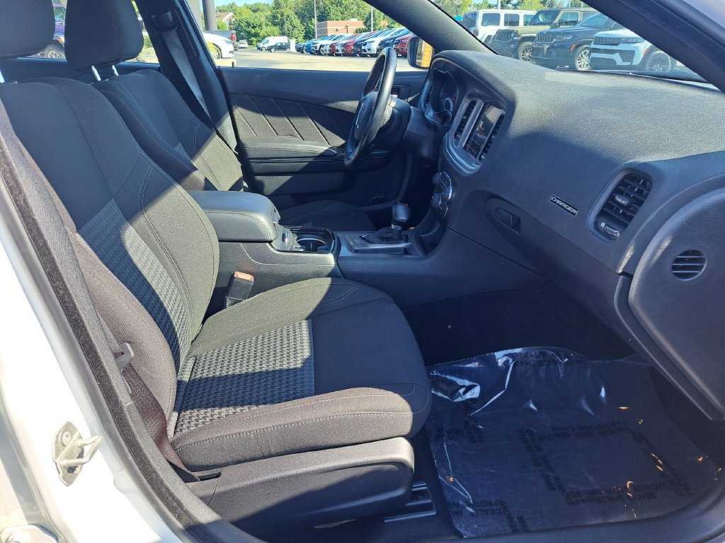 Certified 2023 Dodge Charger SXT w/ Blacktop Package AWD/4WD image 31