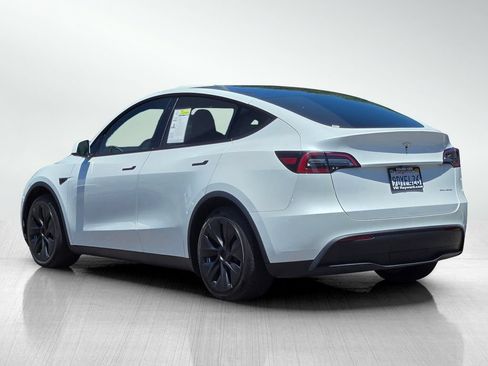 Used 2023 Tesla Model Y Long Range AWD/4WD image 6