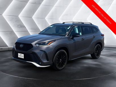 Used 2023 Toyota Highlander XSE