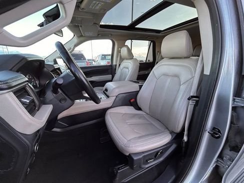 Used 2024 Ford Expedition Limited image 29