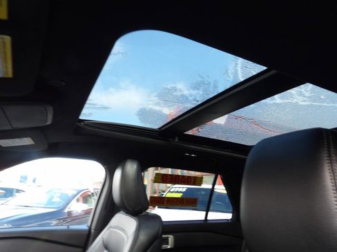 Used 2020 Ford Explorer XLT w/ Equipment Group 202A image 8