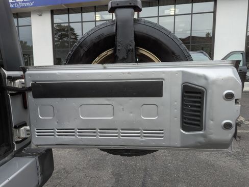 Used 2010 Jeep Wrangler Unlimited Sahara w/ Trailer Tow Group image 42