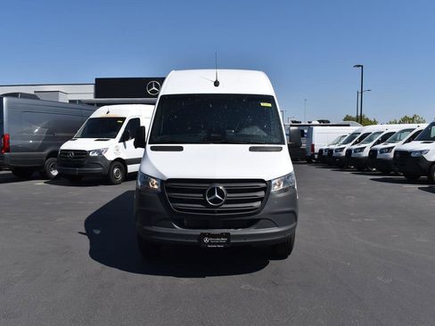 New 2025 Mercedes-Benz Sprinter 2500 image 2