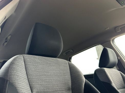 Used 2022 Nissan Rogue SV image 19