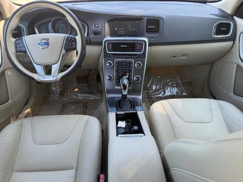 Used 2015 Volvo S60 T5 Premier image 12