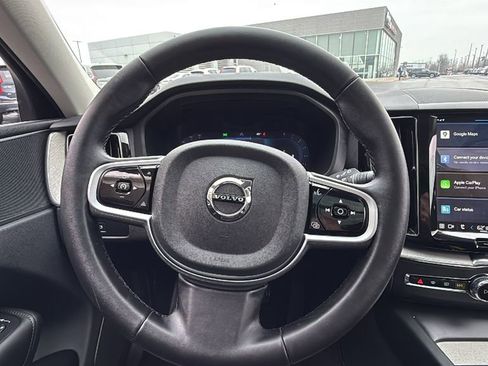 Certified 2025 Volvo XC60 B5 Plus image 9