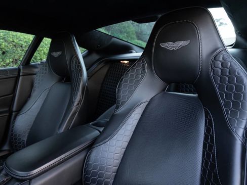 Used 2014 Aston Martin Vanquish Coupe image 90