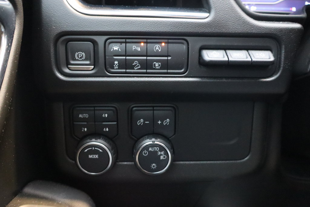 Used 2023 Chevrolet Tahoe Premier AWD/4WD image 15