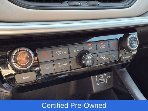 Certified 2025 Jeep Compass Limited AWD/4WD image 8
