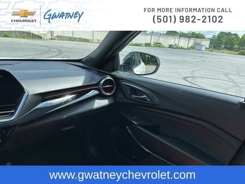 Used 2025 Chevrolet Trax RS w/ Driver Confidence Package FWD image 25