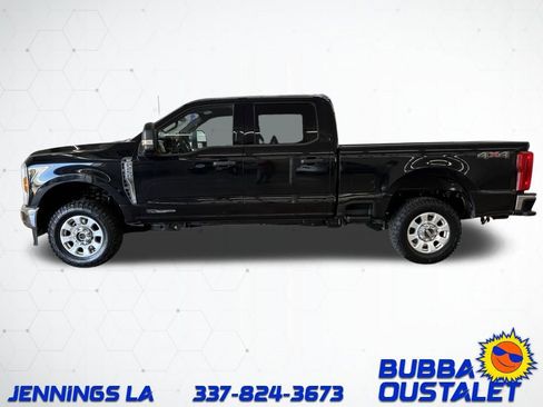 Used 2024 Ford F250 XLT image 3