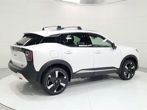 Certified 2025 Nissan Kicks SR image 8