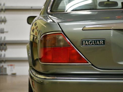 Used 1997 Jaguar XJ6 RWD image 14