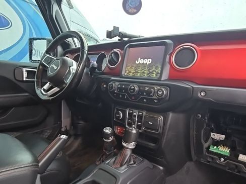 Used 2020 Jeep Gladiator Rubicon AWD/4WD image 3