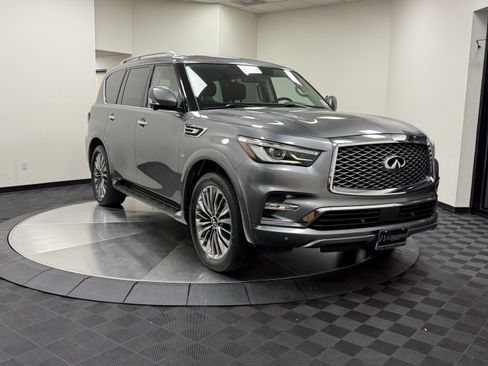 Used 2018 INFINITI QX80 2WD w/ Driver Assistance Package image 2