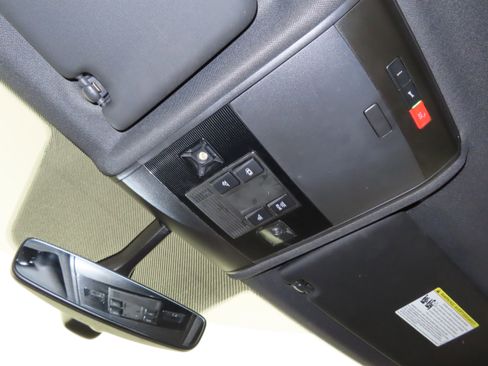 Used 2023 Volkswagen Atlas Cross Sport SE image 55