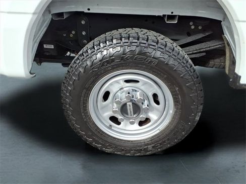 Used 2023 Ford F250 XL w/ Snow Plow/Camper Package image 13