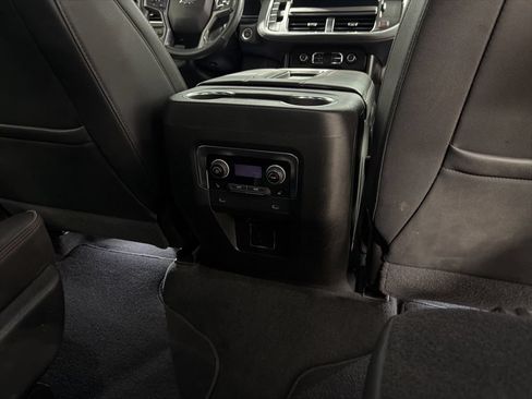 Certified 2022 Chevrolet Suburban RST w/ Luxury Package AWD/4WD image 20