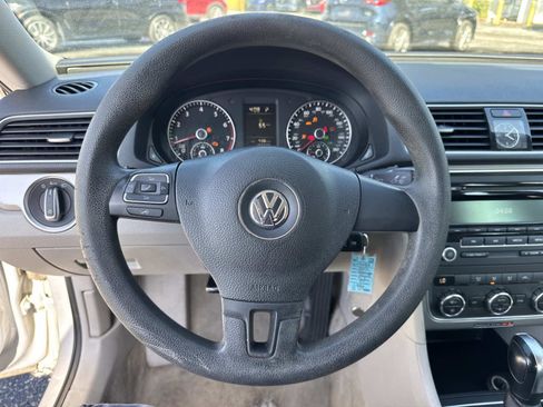 Used 2012 Volkswagen Passat 2.5 S image 15