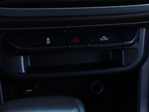 Used 2018 GMC Canyon SLE image 19