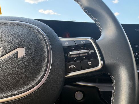Used 2025 Kia Sorento S w/ Panoramic Sunroof Package FWD image 39