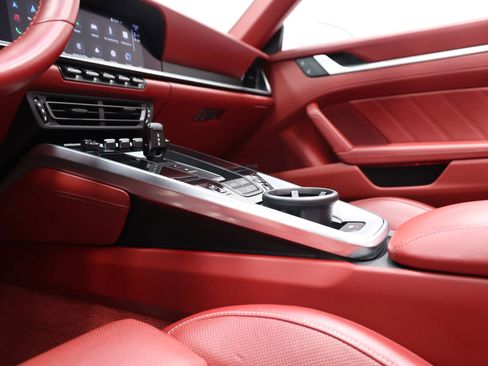 Used 2022 Porsche 911 Carrera image 53