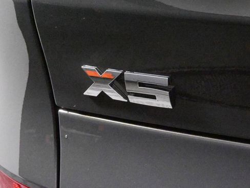 Used 2025 BMW X5 M60i w/ Executive Package image 44