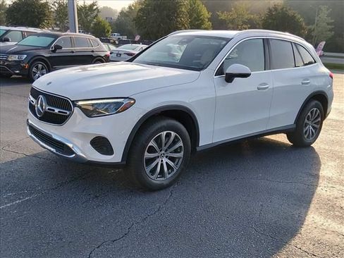 Used 2024 Mercedes-Benz GLC 300 4MATIC image 8