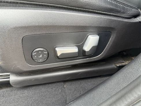 Used 2023 BMW X4 xDrive30i image 12