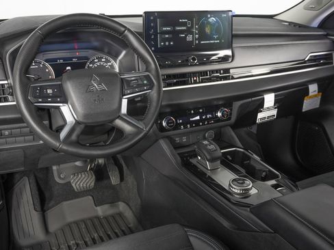 New 2026 Mitsubishi Outlander Trail Edition image 9