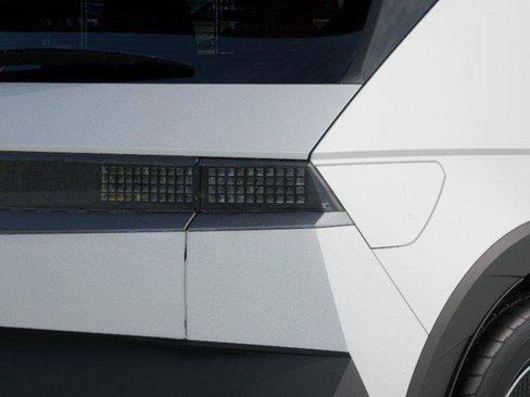 New 2025 Hyundai Ioniq 5 SEL image 10